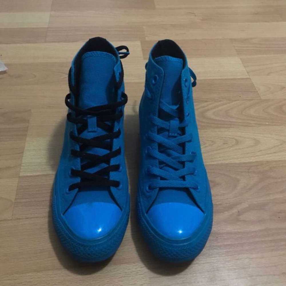 Blue converse
